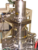 与高能加速器研究机构（KEK）的共同合作研究，通过于测试腔体Pd・Pd/Ti的镀膜，成功地大幅度提升排气性能